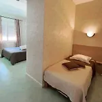 De La Hotell