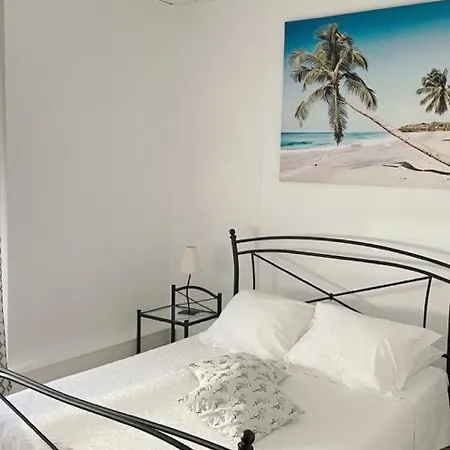 Hotel De La 2*