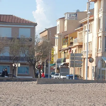 Hotel De La 2*