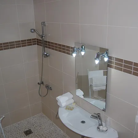 De La 2 Etoiles Hotell 2*